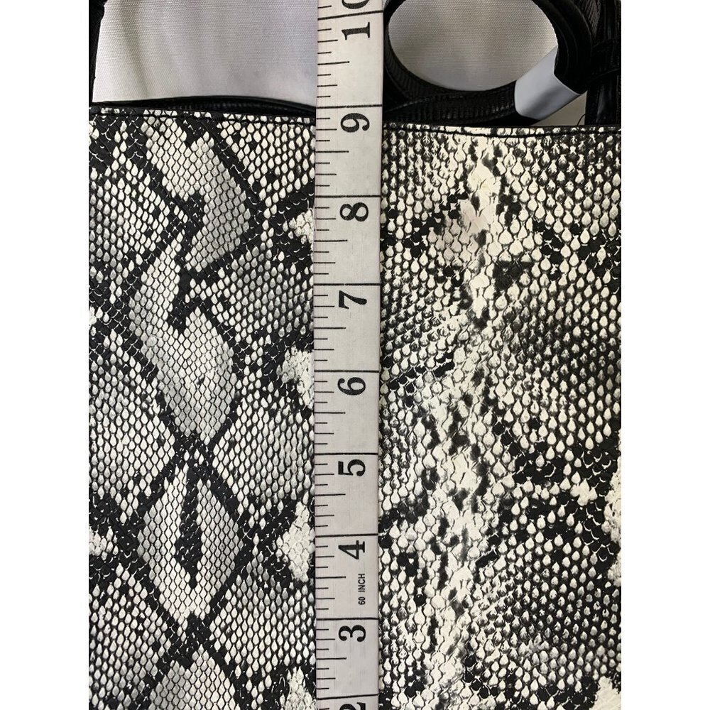 Simply Vera Vera Wang Women's Snake Print Medium Purse - Picture 8 of 9